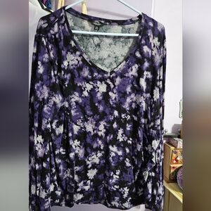 Vera Wang sweater top